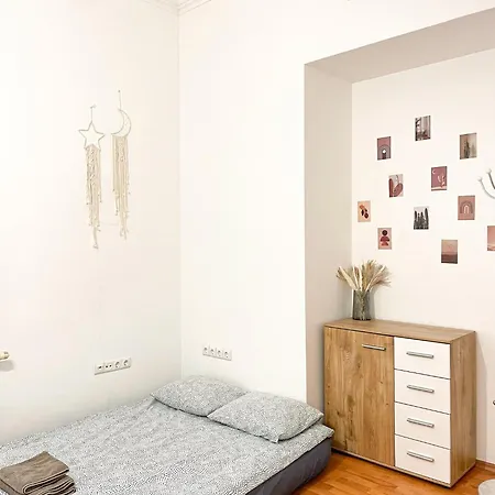 Majestic Residency - 3 Bedrooms Apartment *
