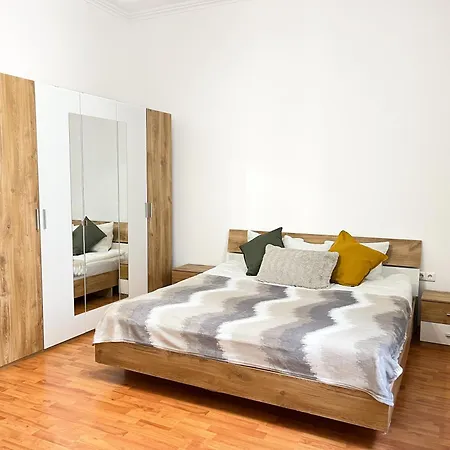 Majestic Residency - 3 Bedrooms * Budapest