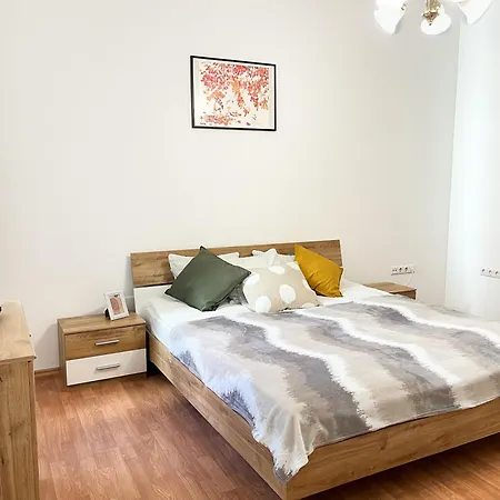 Majestic Residency - 3 Bedrooms Apartment